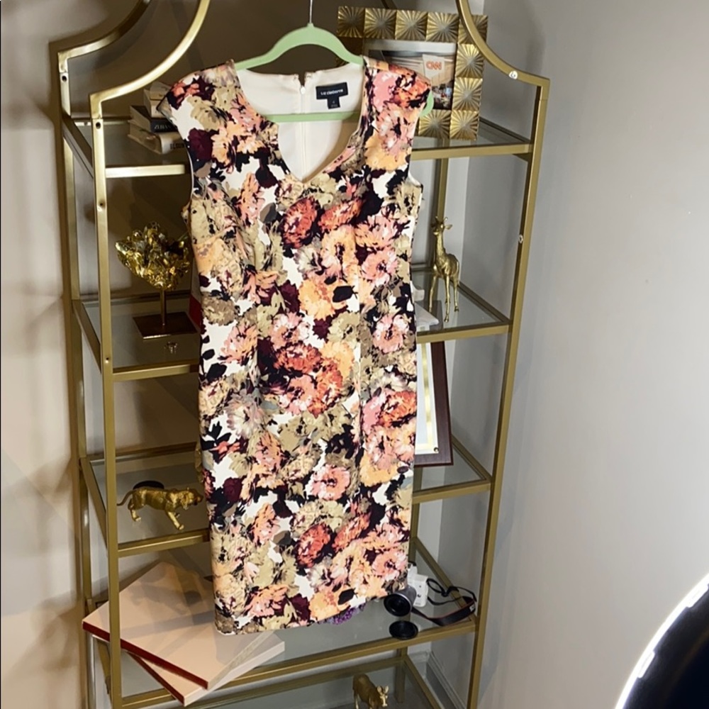 Elegant floral dress 🌺